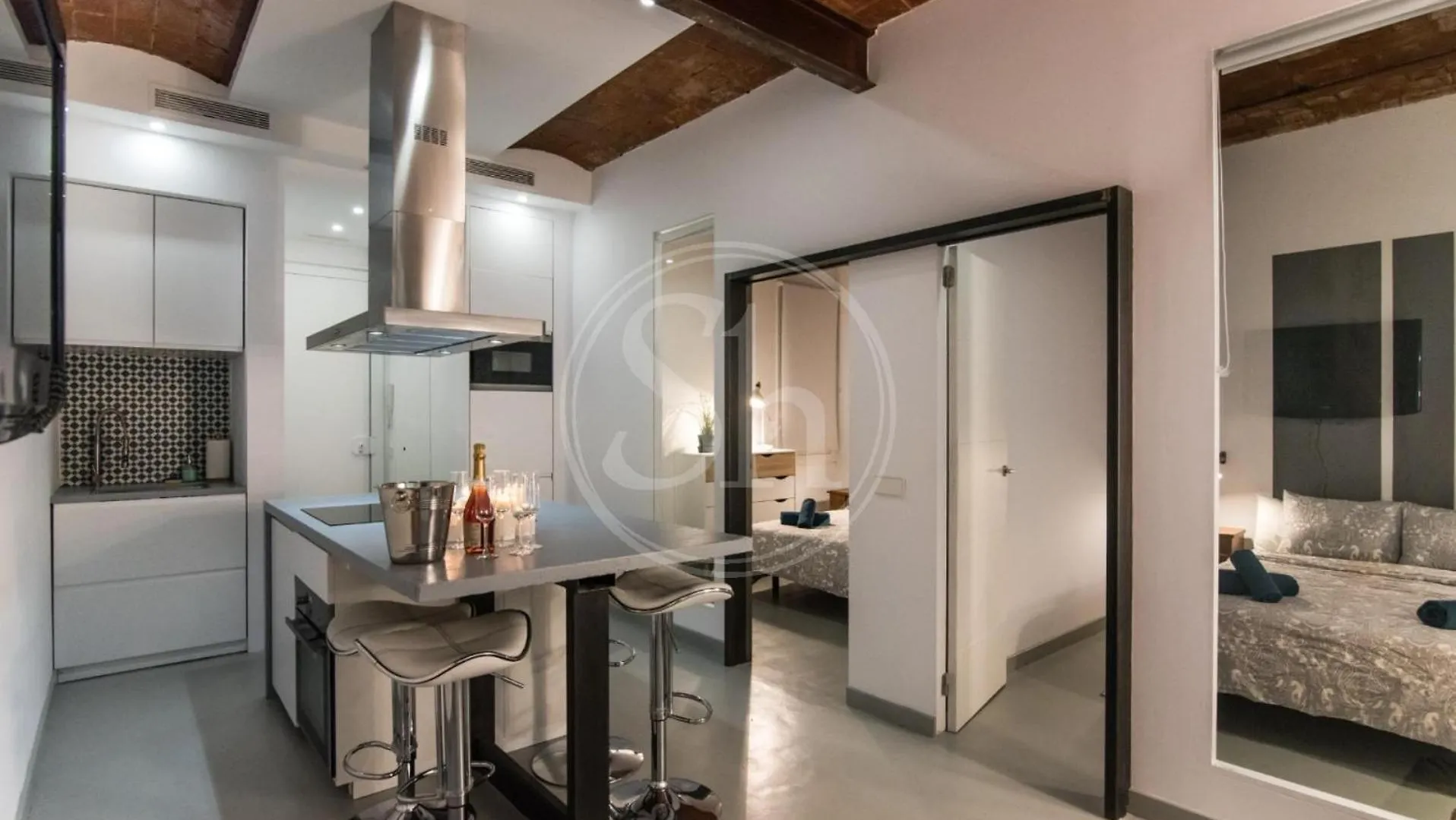 Acogedor Apartamento En El Eixample برشلونة